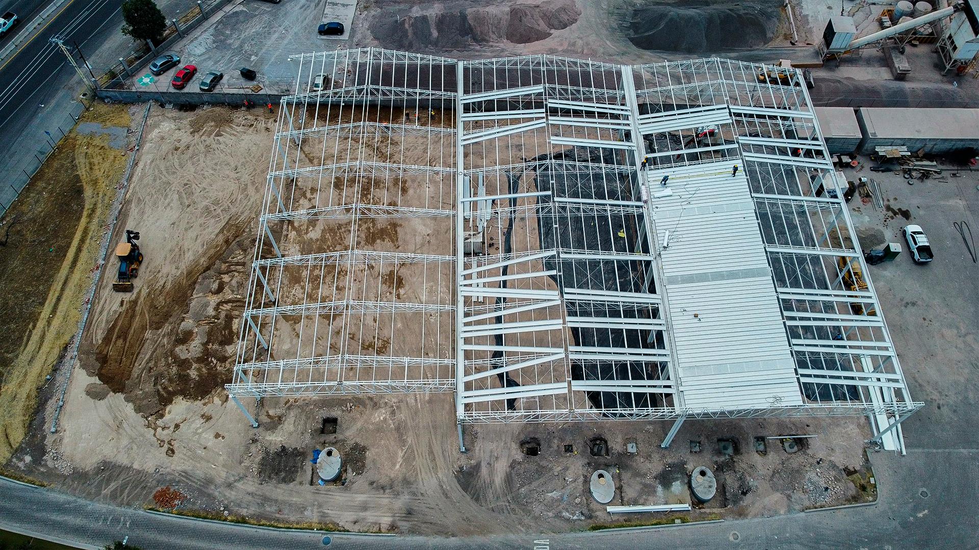 Columnas y techumbre de estructura metálica de nave Clasben, proyecto industrial Fer Et Ciment Guanajuato